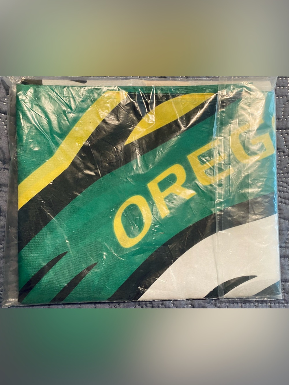 University of Oregon Ducks Premium Logo Mascot Flag by Wincraft Unopened